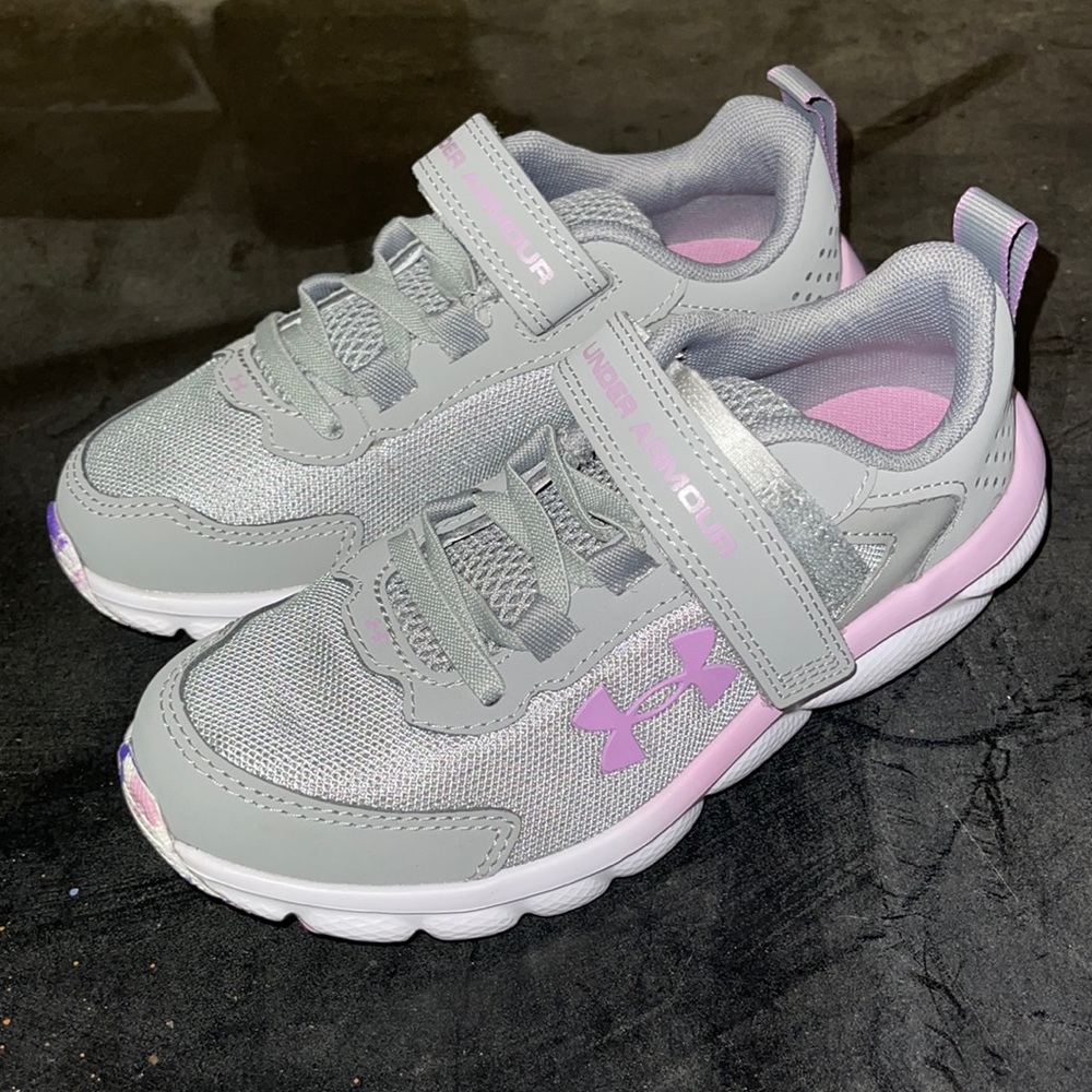 Underarmour girls show brand new without tags size 13k